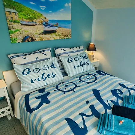 ホームステイ Mycozyplace - Zwei Gemuetliche Fuer Vier ドレスデン